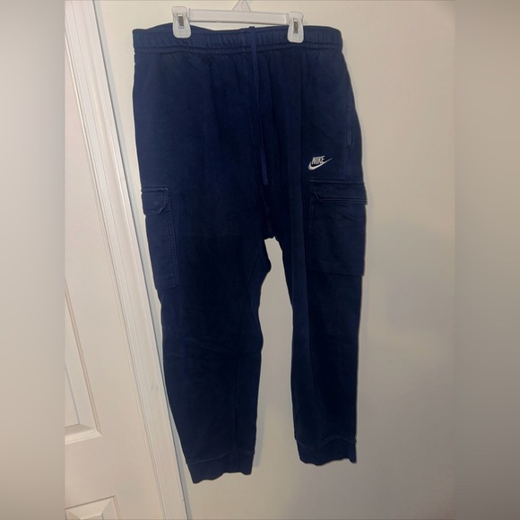 Nike Men's Blue Cargo Pants size XL- flawed with small hole in the back - Picture 1 of 5